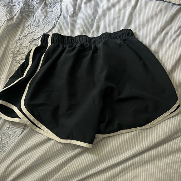 Nike shorts - Picture 2 of 2